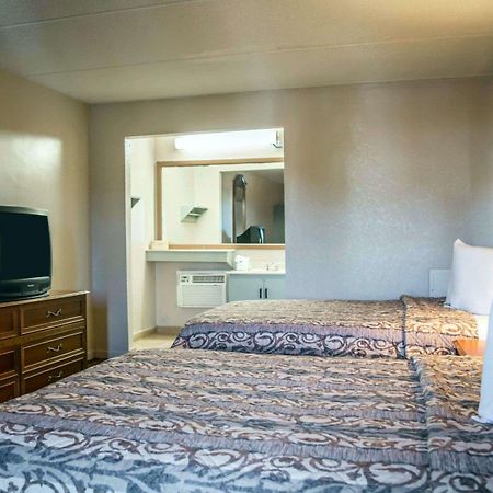 Rodeway Inn Clearwater-Dunedin Esterno foto