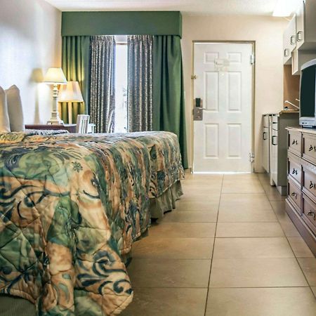 Rodeway Inn Clearwater-Dunedin Esterno foto
