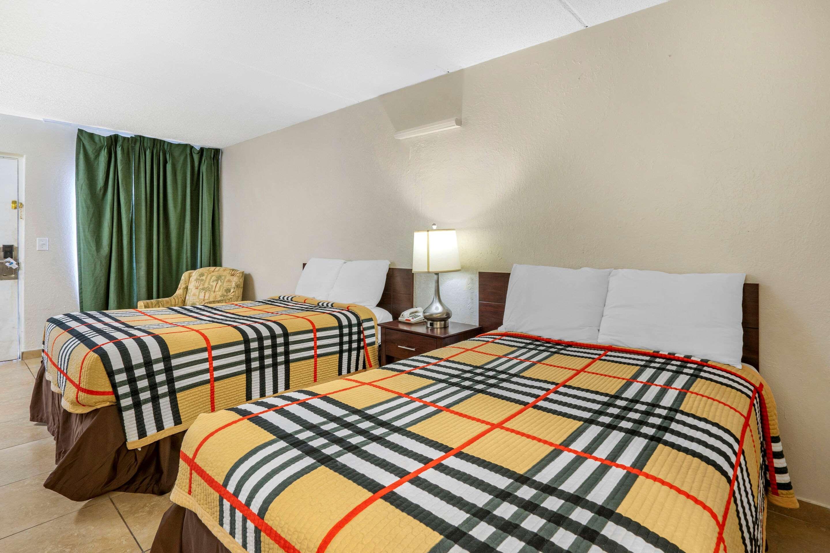 Rodeway Inn Clearwater-Dunedin Esterno foto