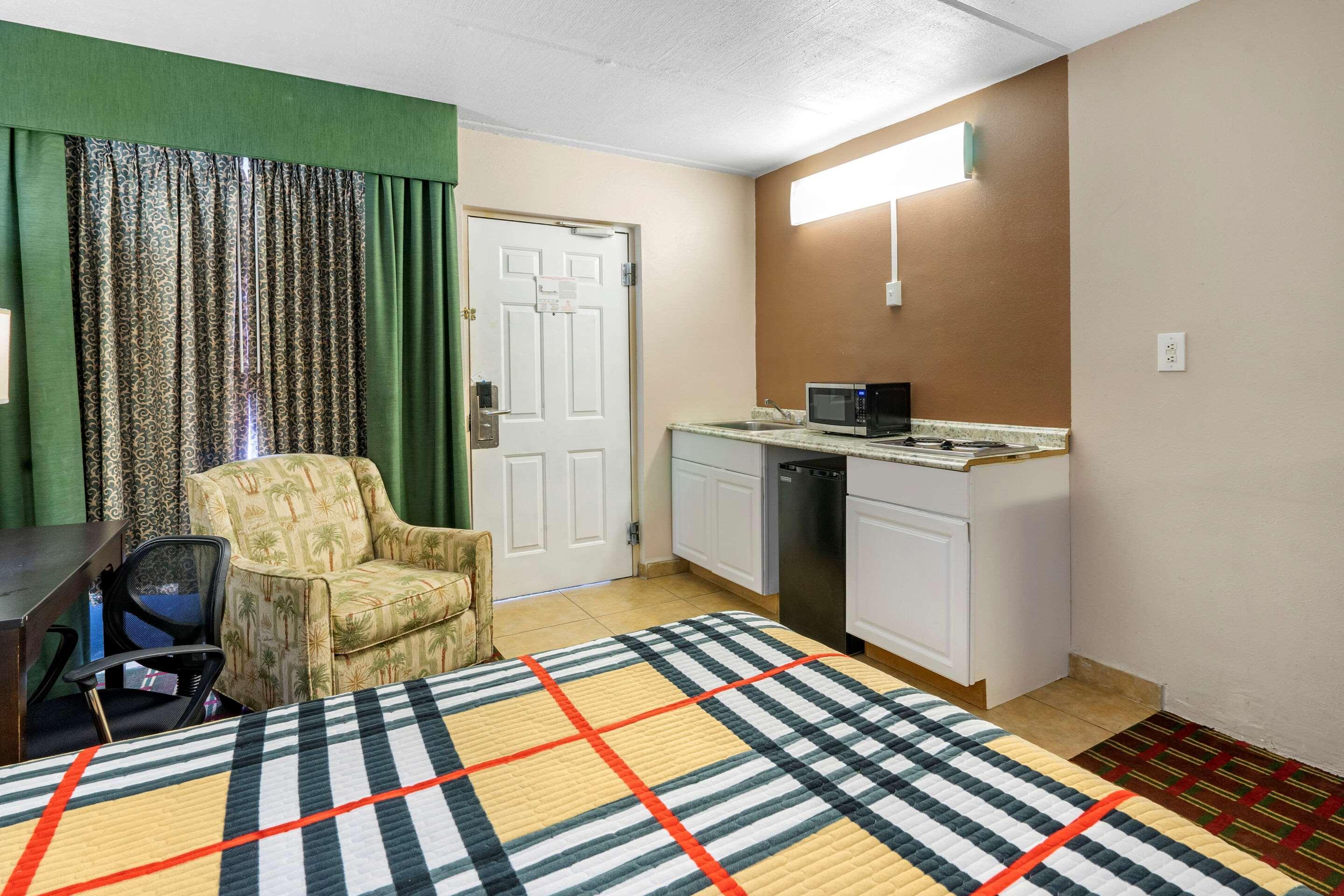 Rodeway Inn Clearwater-Dunedin Esterno foto