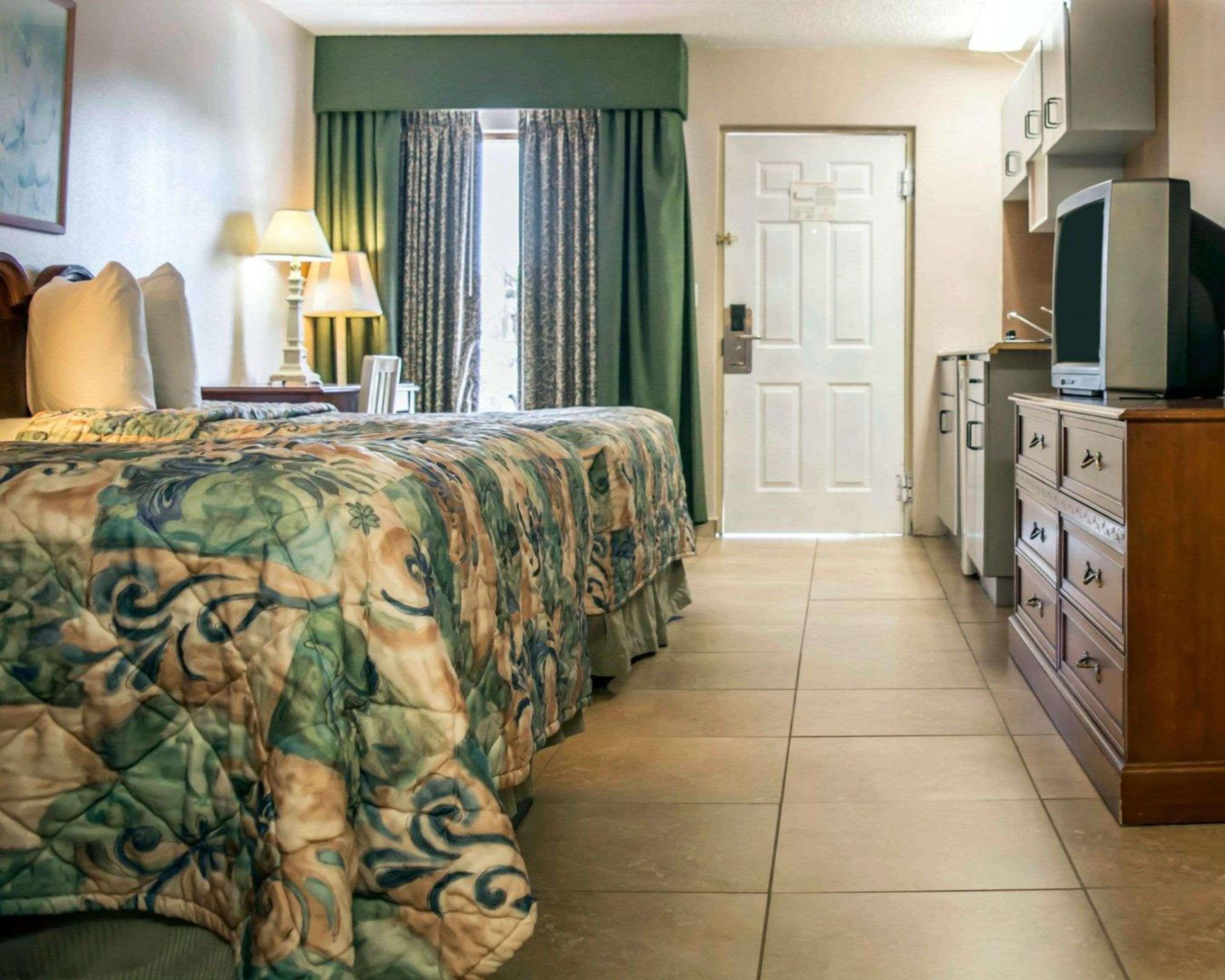 Rodeway Inn Clearwater-Dunedin Esterno foto