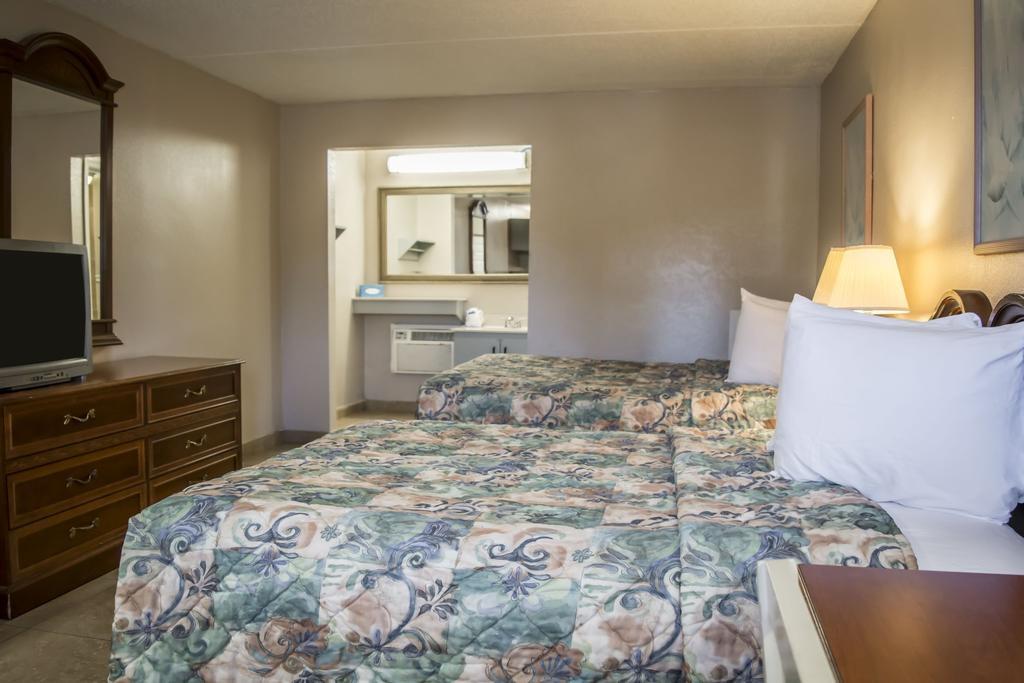 Rodeway Inn Clearwater-Dunedin Esterno foto