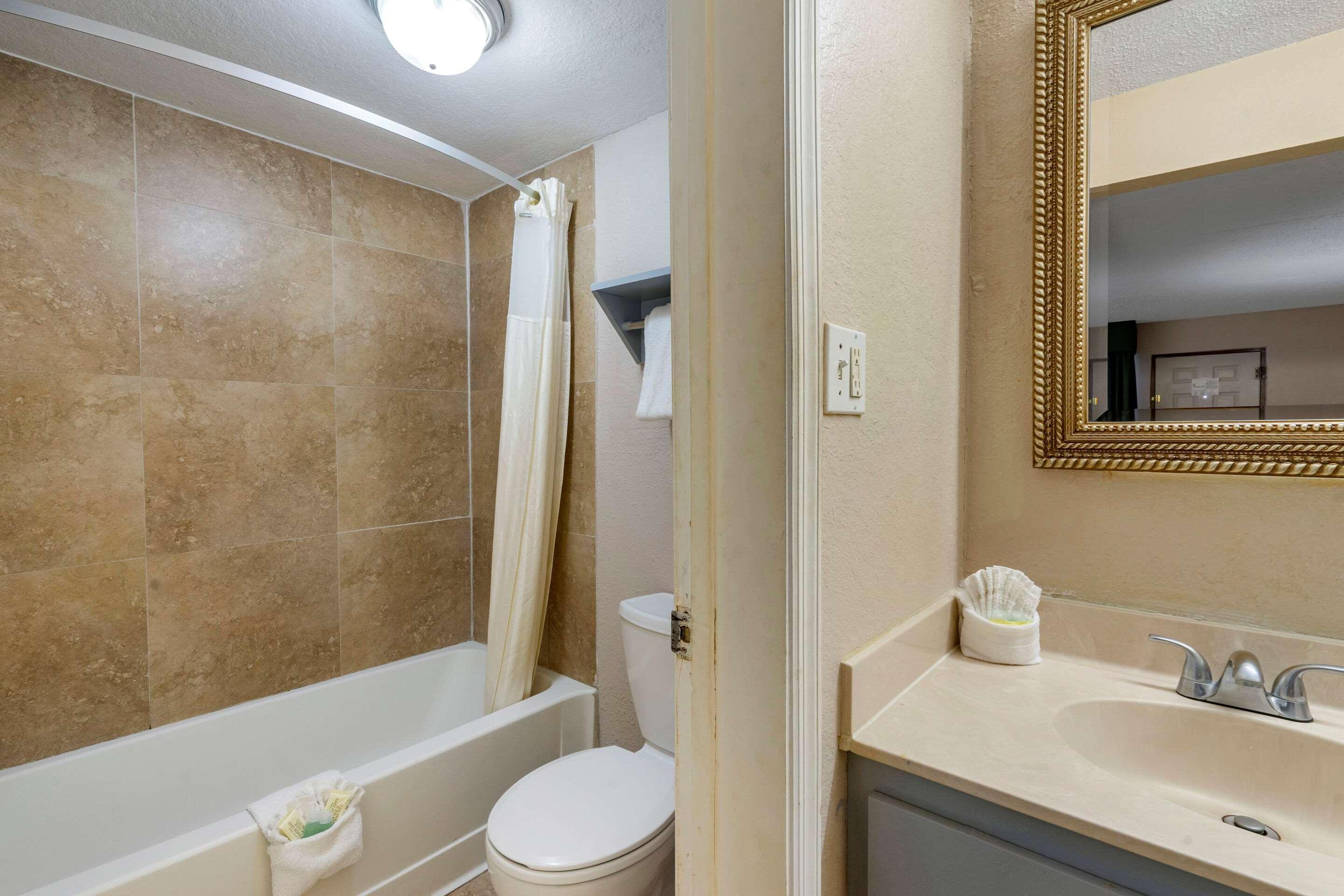 Rodeway Inn Clearwater-Dunedin Esterno foto