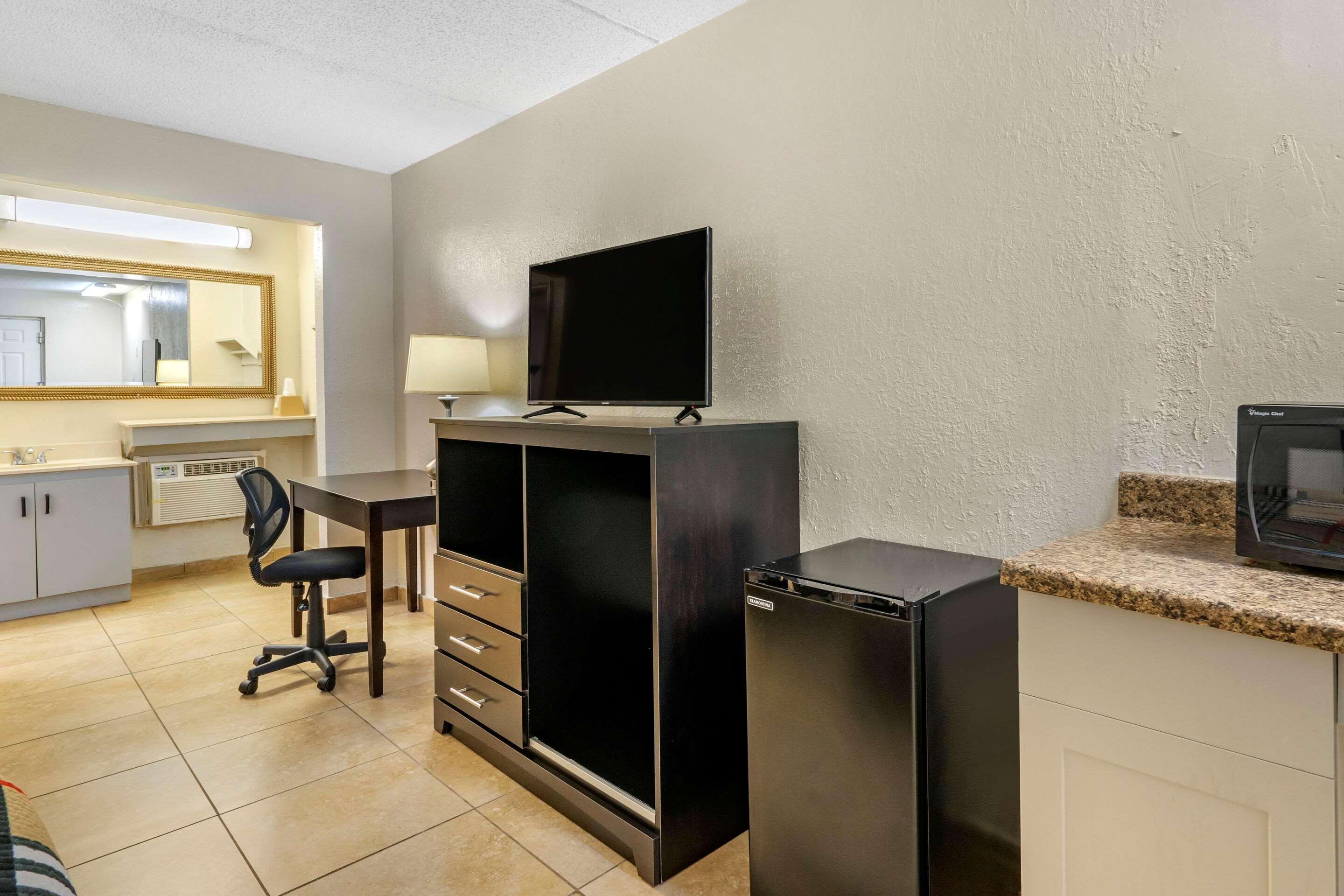 Rodeway Inn Clearwater-Dunedin Esterno foto