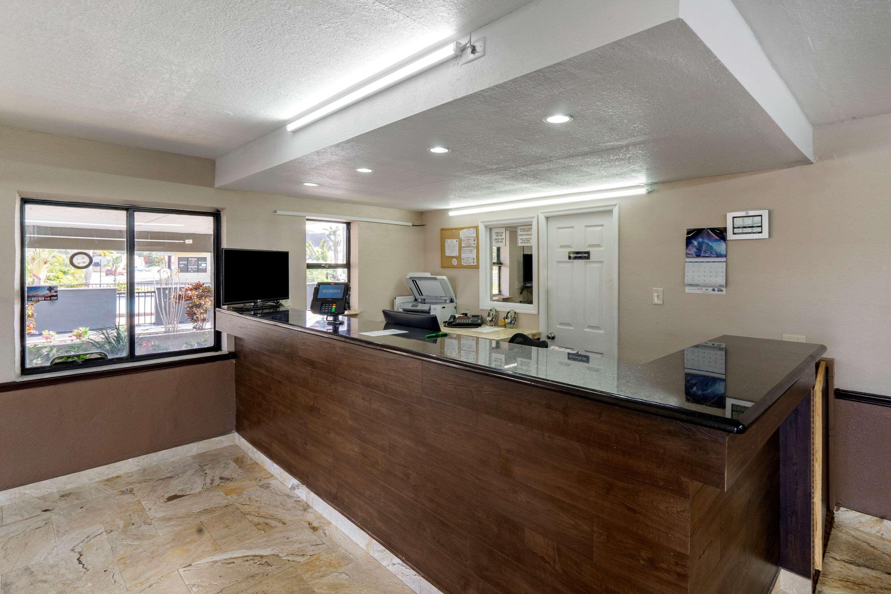Rodeway Inn Clearwater-Dunedin Esterno foto